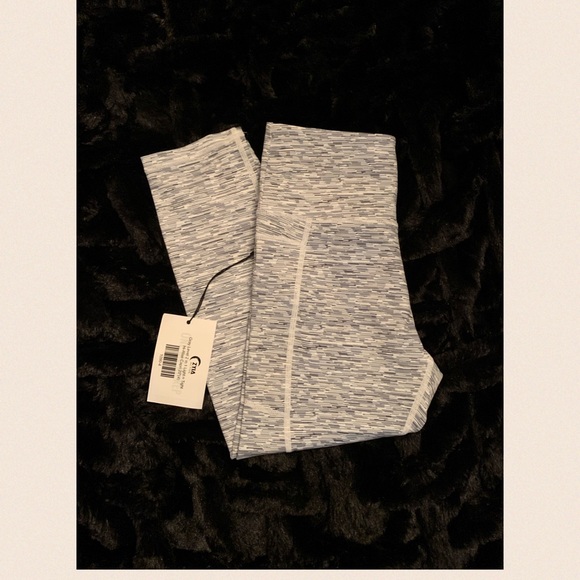 ZYIA - capri - Light n Tight - Size 4 - With Tag - Picture 7 of 7